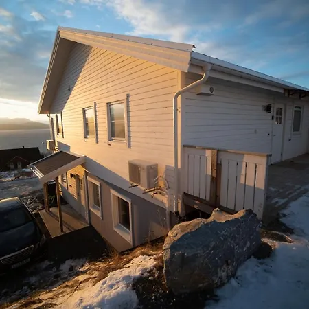 Destination Senja - Vangsvik * Brygghaugen